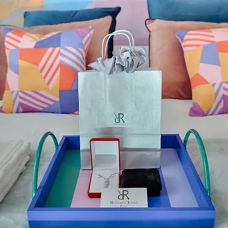 Apartment Welcome To Parisian Lovers !